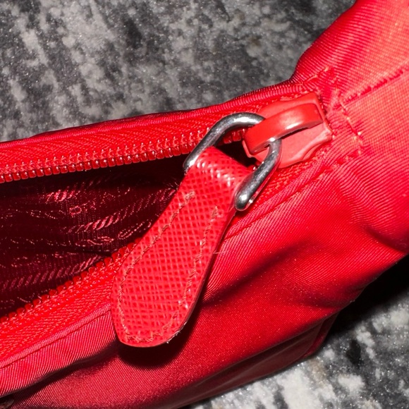 Re-Nylon Prada Re-Edition 2000 Mini Bag- RED - Picture 1 of 10